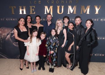 Cast of The Mummy Stun at World Premiere